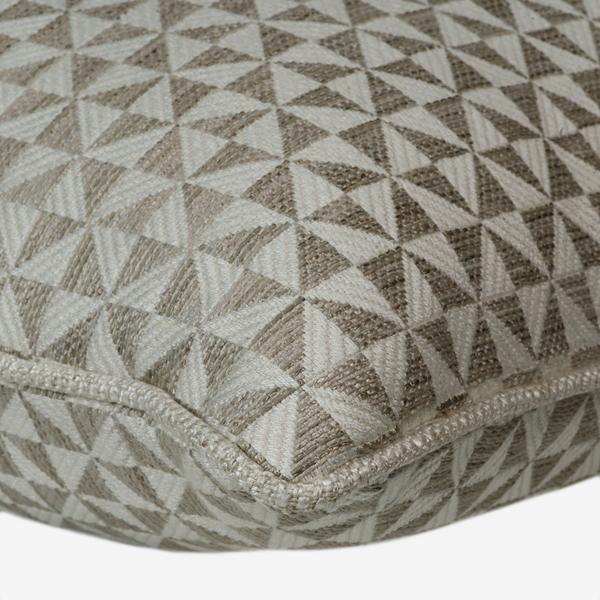 Plush Bruton String Cushion for Ultimate Comfort